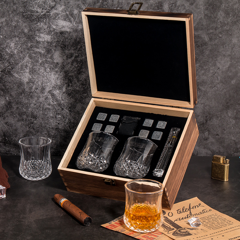Scotch Bourbon Whiskey Glass Gift Box Set